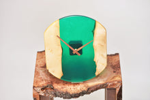 Load image into Gallery viewer, Green epoxy resin oak wood hanging wall clock, 30 cm diameter.