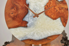 Charger l&#39;image dans la visionneuse de la galerie, Pearl and arctic white epoxy resin with burl Scottish Elm hanging wall clock 35cm Diameter, Clock could be rotate to any hanging position.
