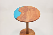 Charger l&#39;image dans la visionneuse de la galerie, Unique and stunning burl Scottish Elm side table with transparent blue resin.
